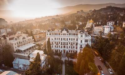 Отель Елена