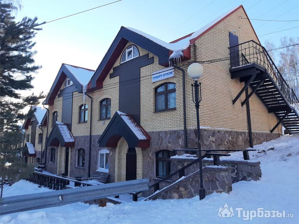 Однокомнатный двухместный номер категории "Джуниор" в спорт-отел