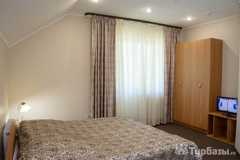 Двухкомнатный номер кат. «Люкс» мансардного типа 4 коттедж