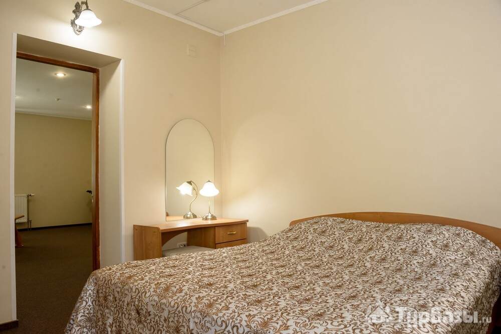 Двухкомнатный двухместный номер категории «Люкс» 4 коттедж